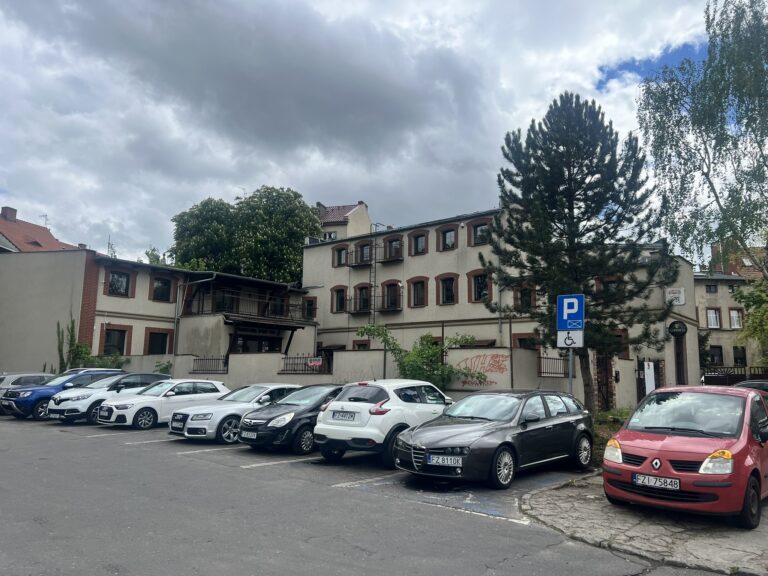 Lokale biznesowe z&nbsp;parkingiem w&nbsp;samym centrum Zielonej Góry